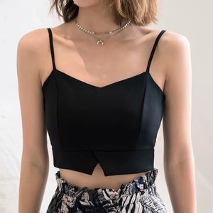 Chic black crop top